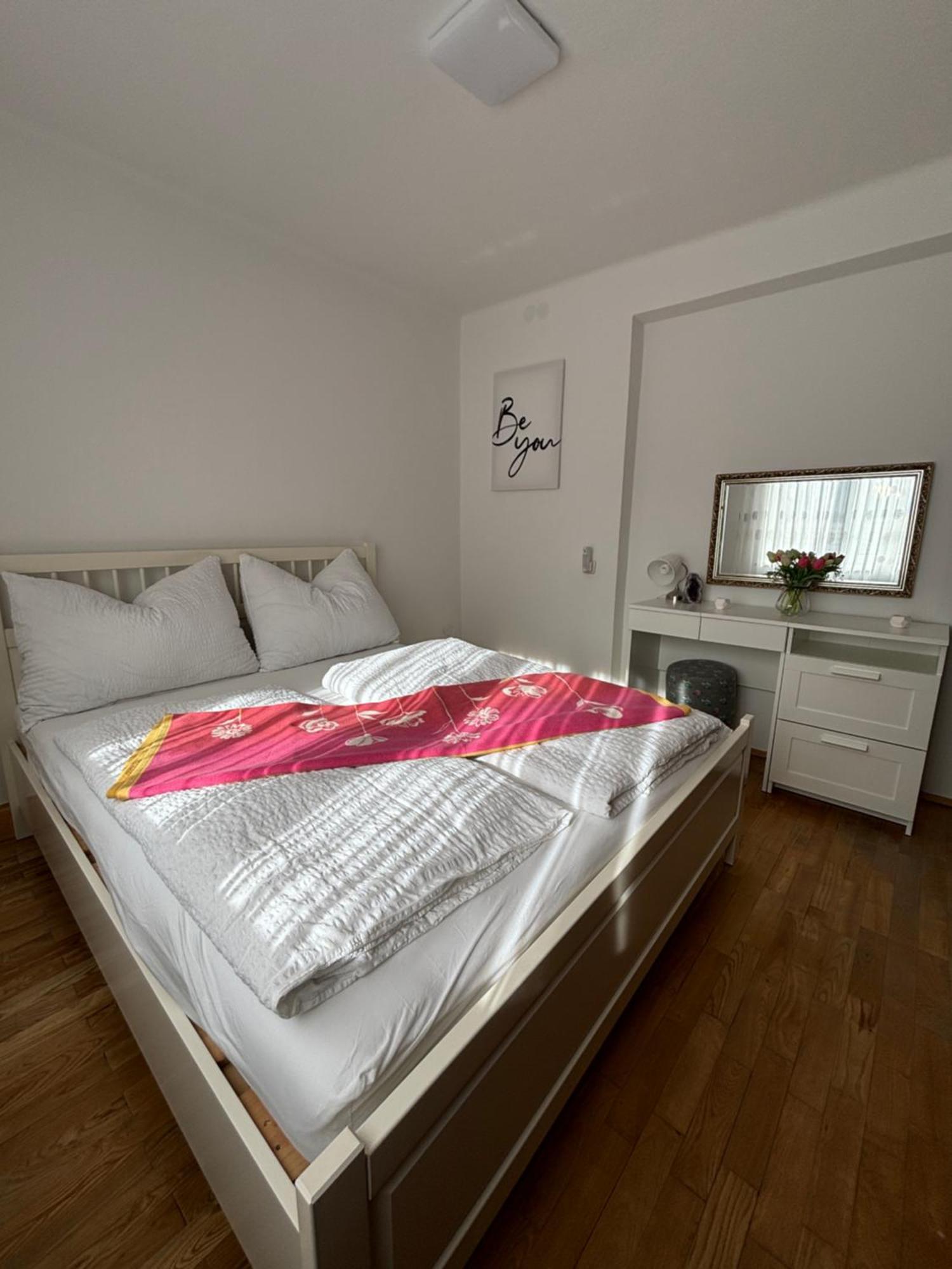 Wohnung See- Und Bergnaehe Гмунден Екстериор снимка
