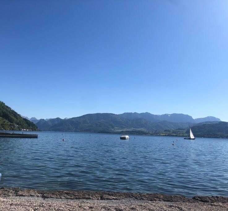 Wohnung See- Und Bergnaehe Гмунден Екстериор снимка